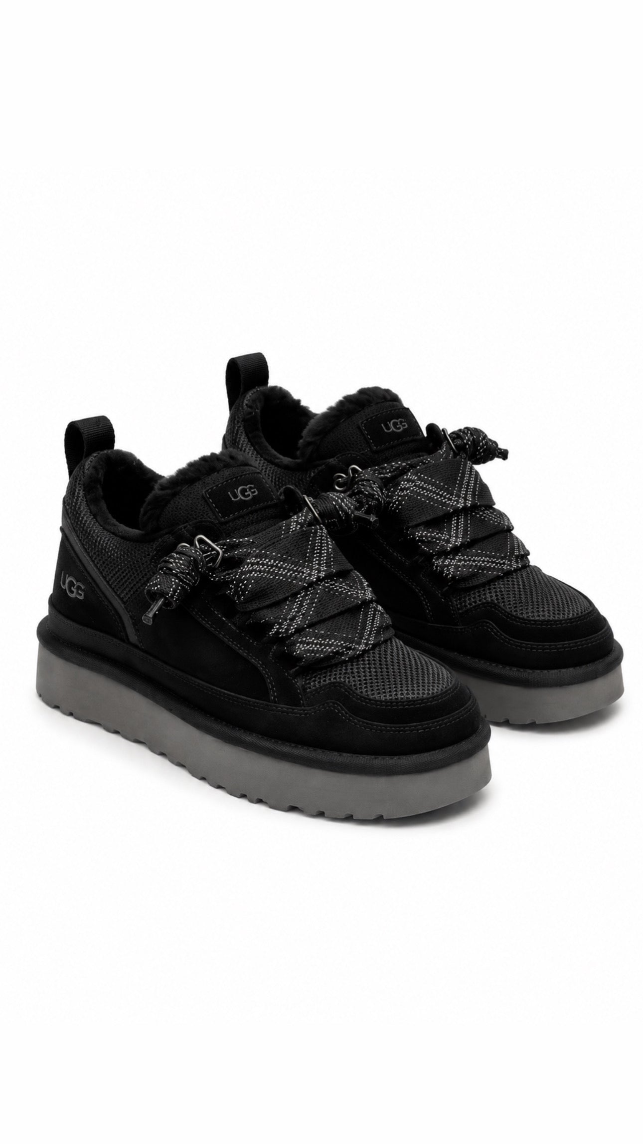 UG-Black Sneakers